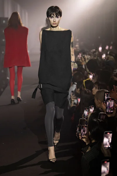 Look 27